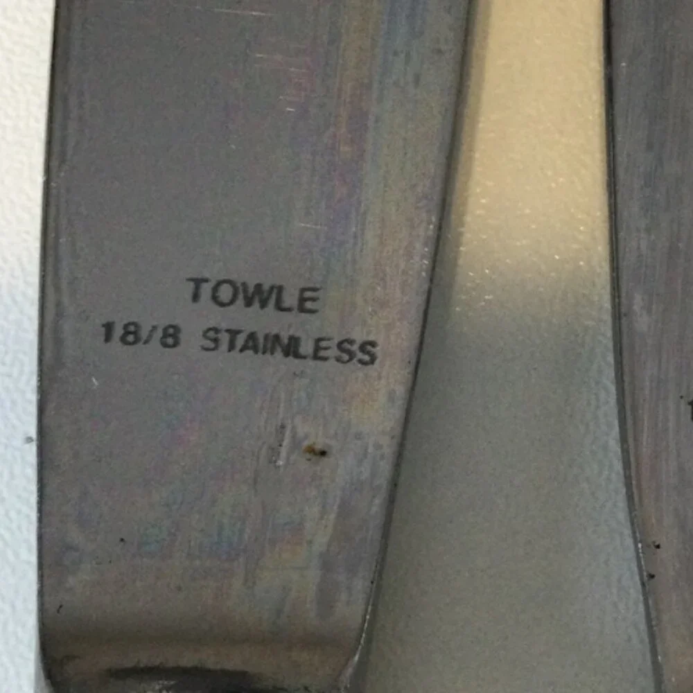 Towle 18/8 Stainless Flatware Forks Spoons Knives Serving 35 pieces Shell
